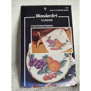 Wonder Art Pre-Stamped Napkins Set Of 4 New Old Stick Approximately 1993